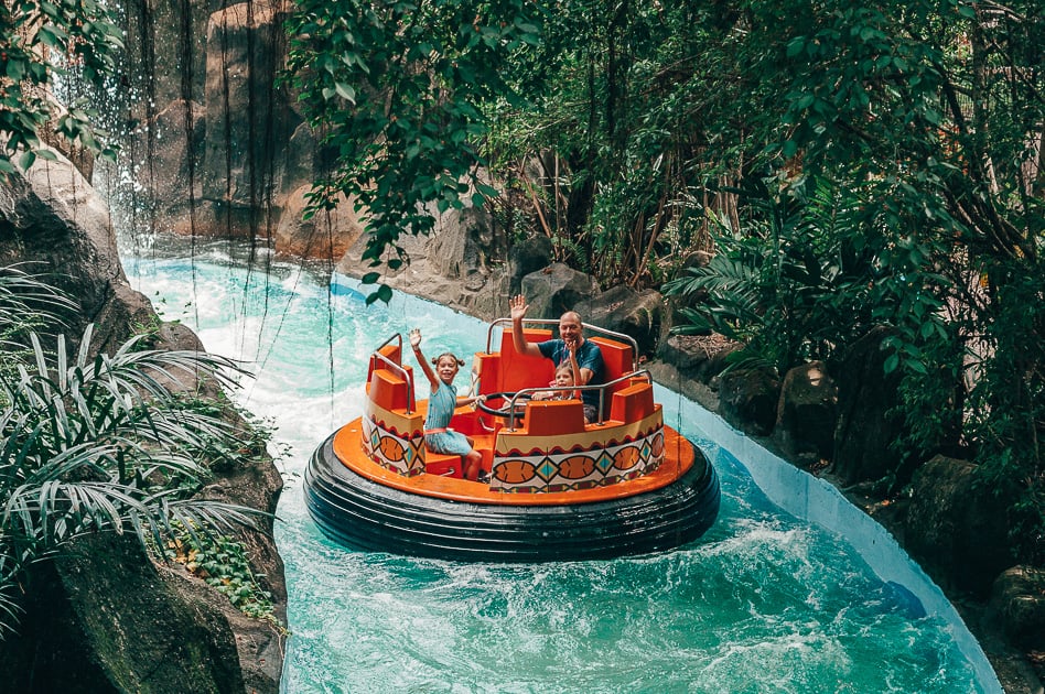 Water Amusement Park Family Fun Tube Splash River