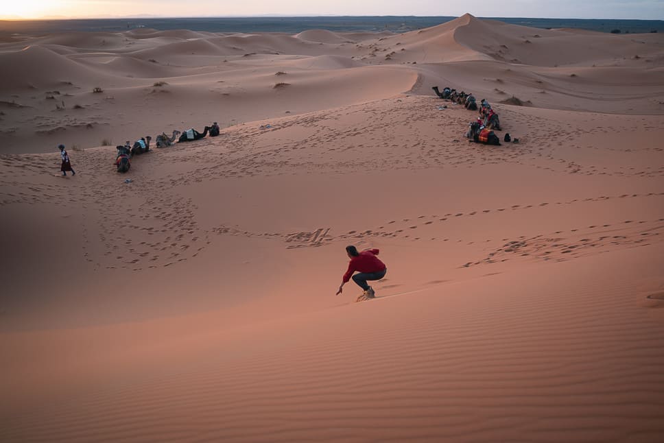 Sandboarden Woestijn Marokko Merzouga Zonsondergang Ervaring