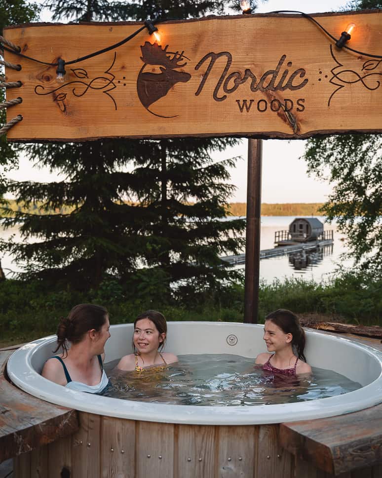Nordic Woods Hot Tub Familie Kinderen