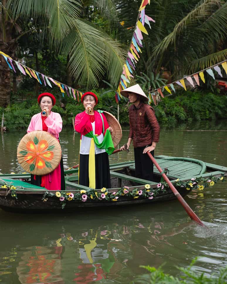 Waterpuppet show Ha Long Bay Cruise