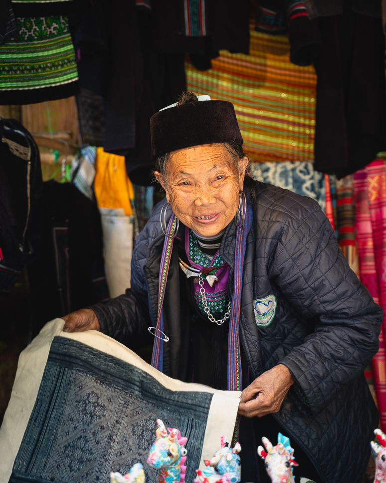 Vietnam highlight meet local Hmong
