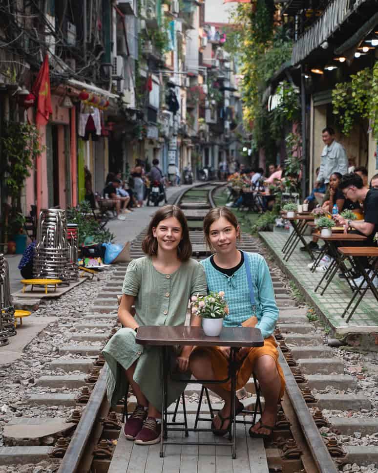 Hanoi Train Street Familie top activiteiten in Vietnam