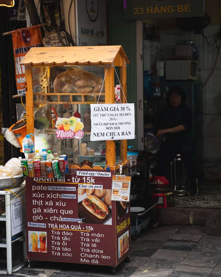 What to do in Hanoi try street food