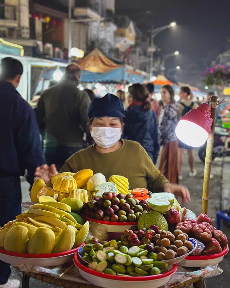 Highlights Hanoi Weekend Night Market
