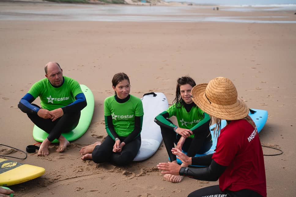 Family surfing lessons in France