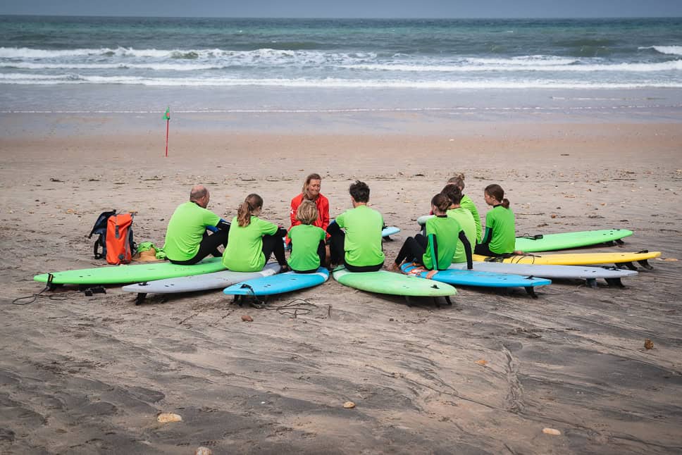 Family surfing lessons in France