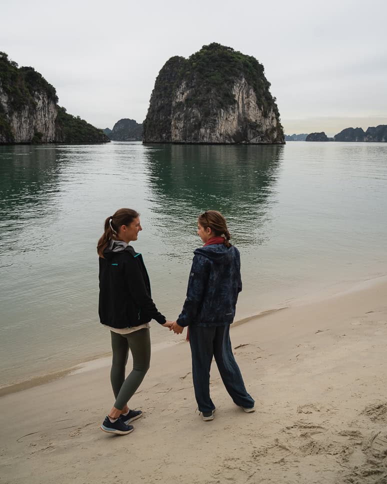 What to wear in Halong Bay