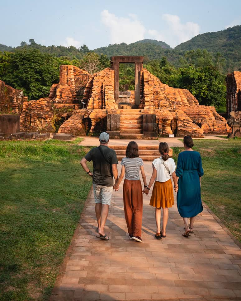 Aesthetic travel outfits Vietnam