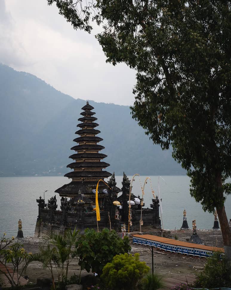 Things to do Batur temple lake Bali