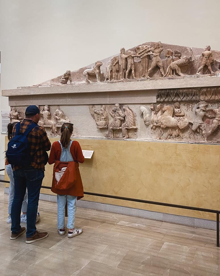Visit Museum Delphi with children