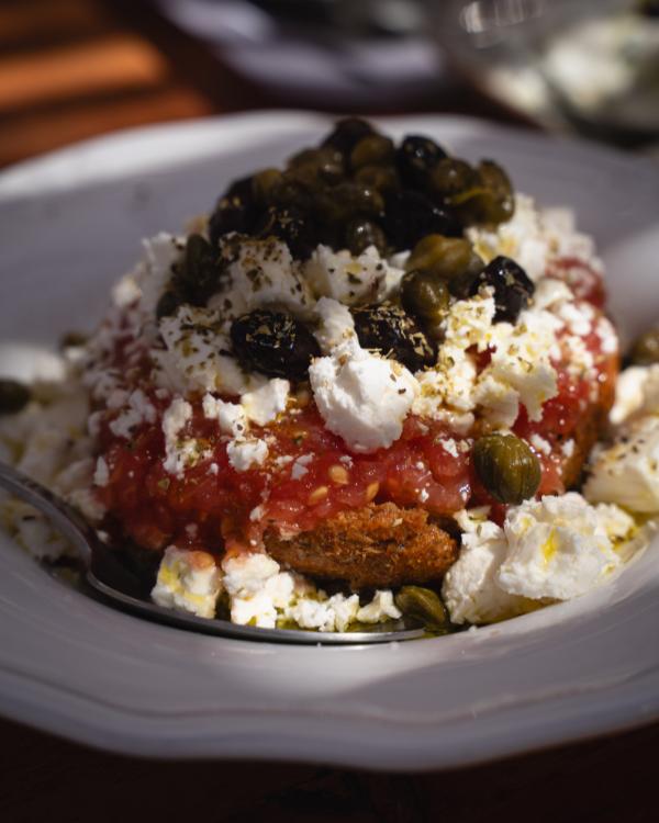 een daiko salad in syros