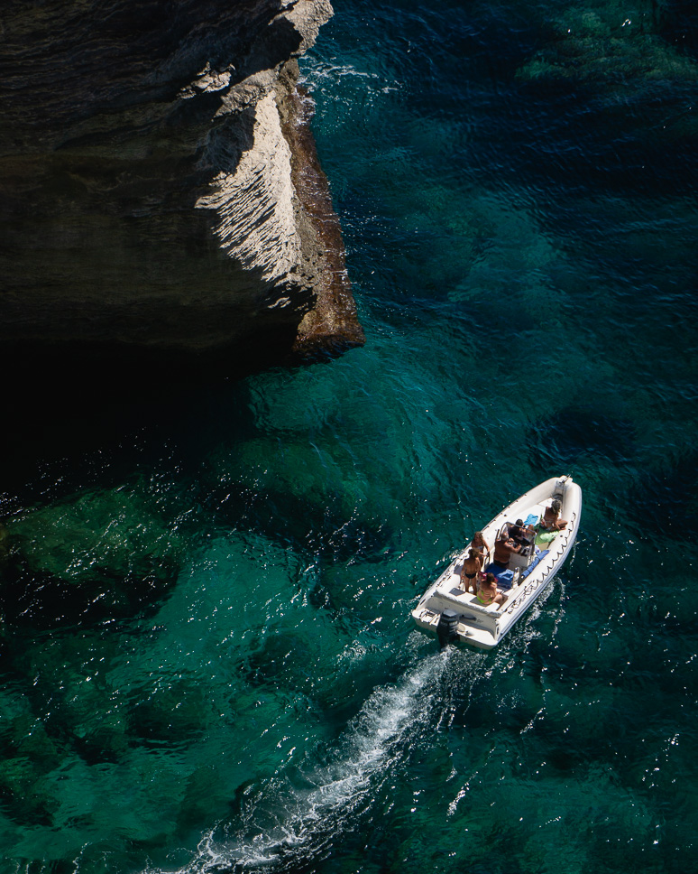 Small-group boat and snorkeling tour in Bonifacio