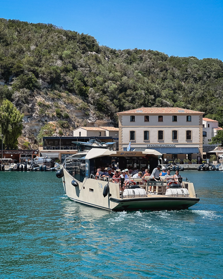 Boat trip to the Lavezzi Islands, departing from the port of Bonifacio.
